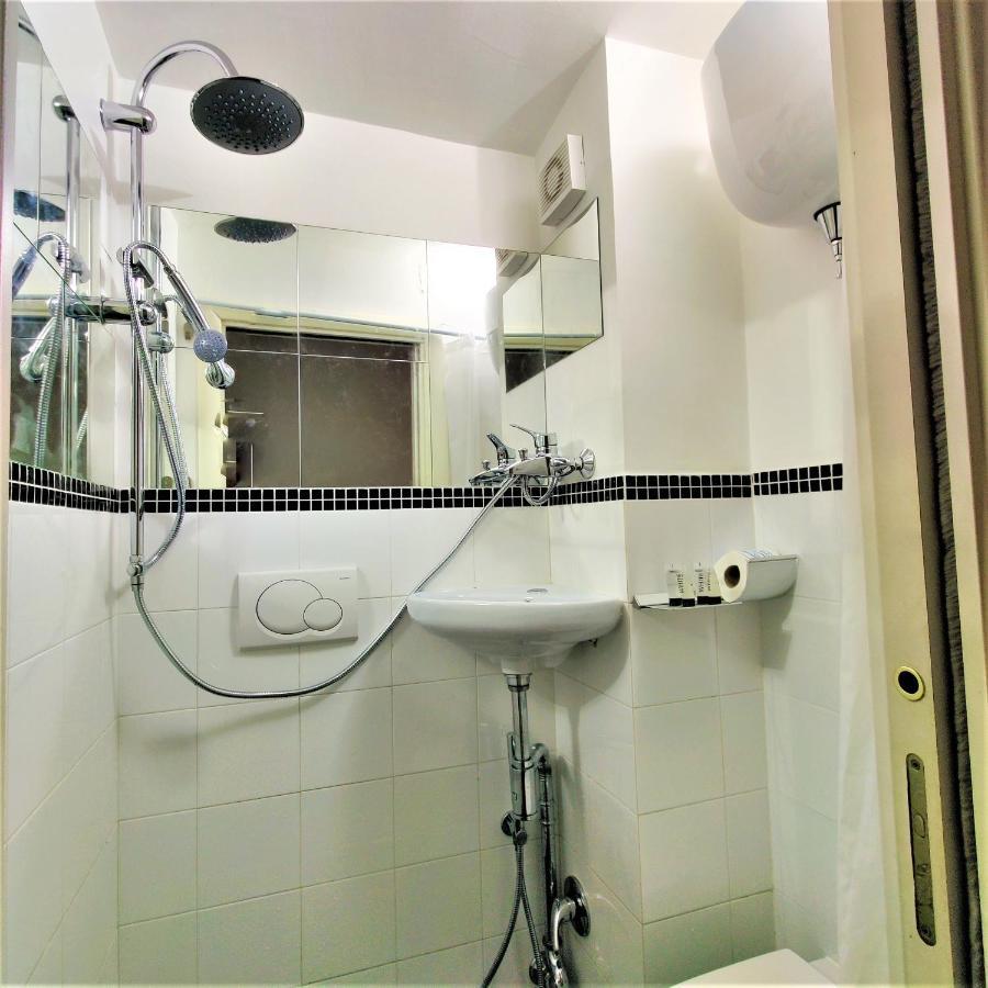 Monserrato Apartment Рим Екстер'єр фото